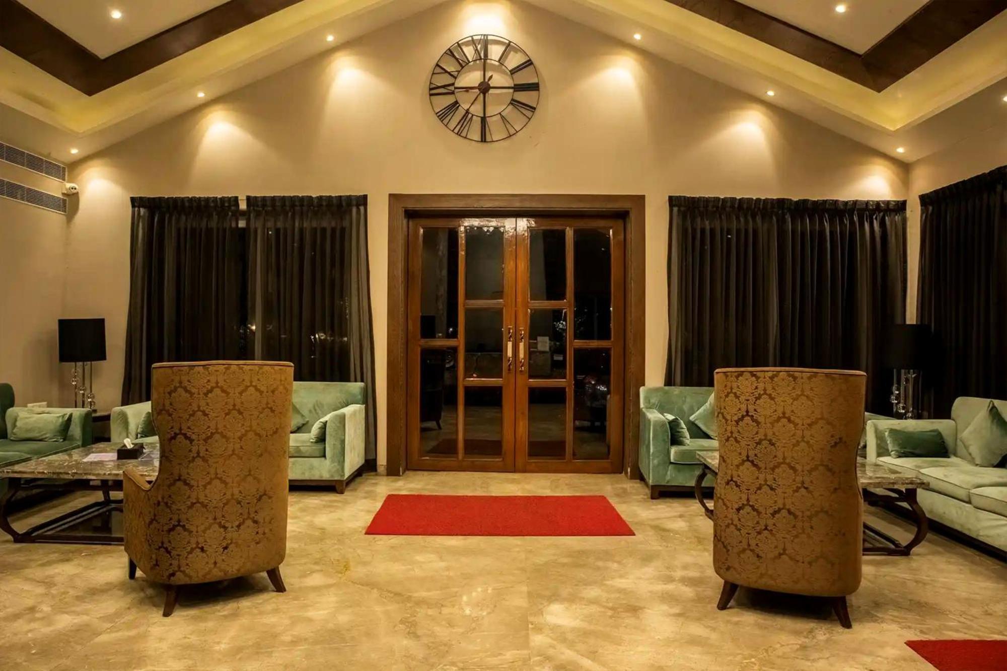 Basilica Resort - Where Luxury Redefines 马哈巴莱斯赫瓦尔 外观 照片