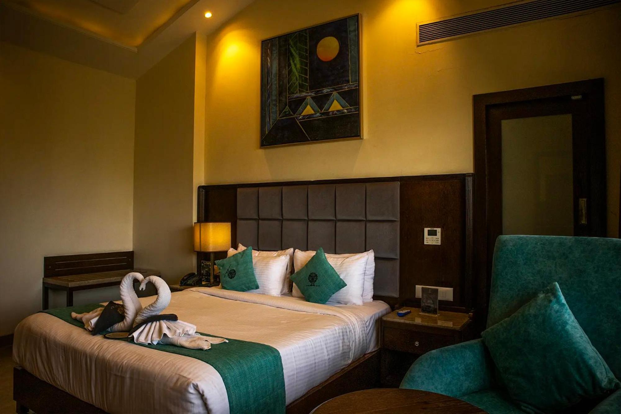 Basilica Resort - Where Luxury Redefines 马哈巴莱斯赫瓦尔 外观 照片